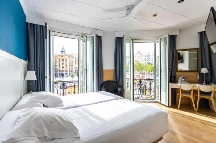 Venecia Plaza Centro Hotel Valencia Room photo